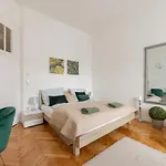 Apartment Corvin *