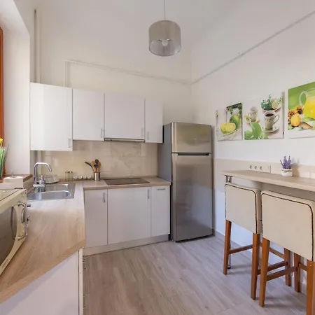 Corvin Appartement *