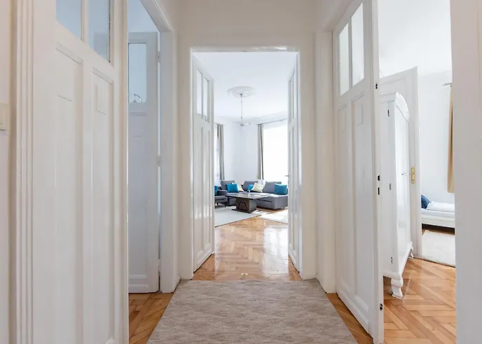 Corvin Apartament *